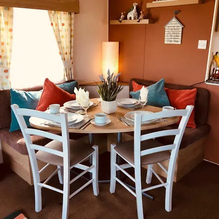 منتزه العطل Rose Bank Caravan Primrose Vally