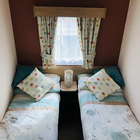 Rose Bank Caravan Primrose Vally منتزه العطل