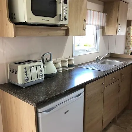 Rose Bank Caravan Primrose Vally
